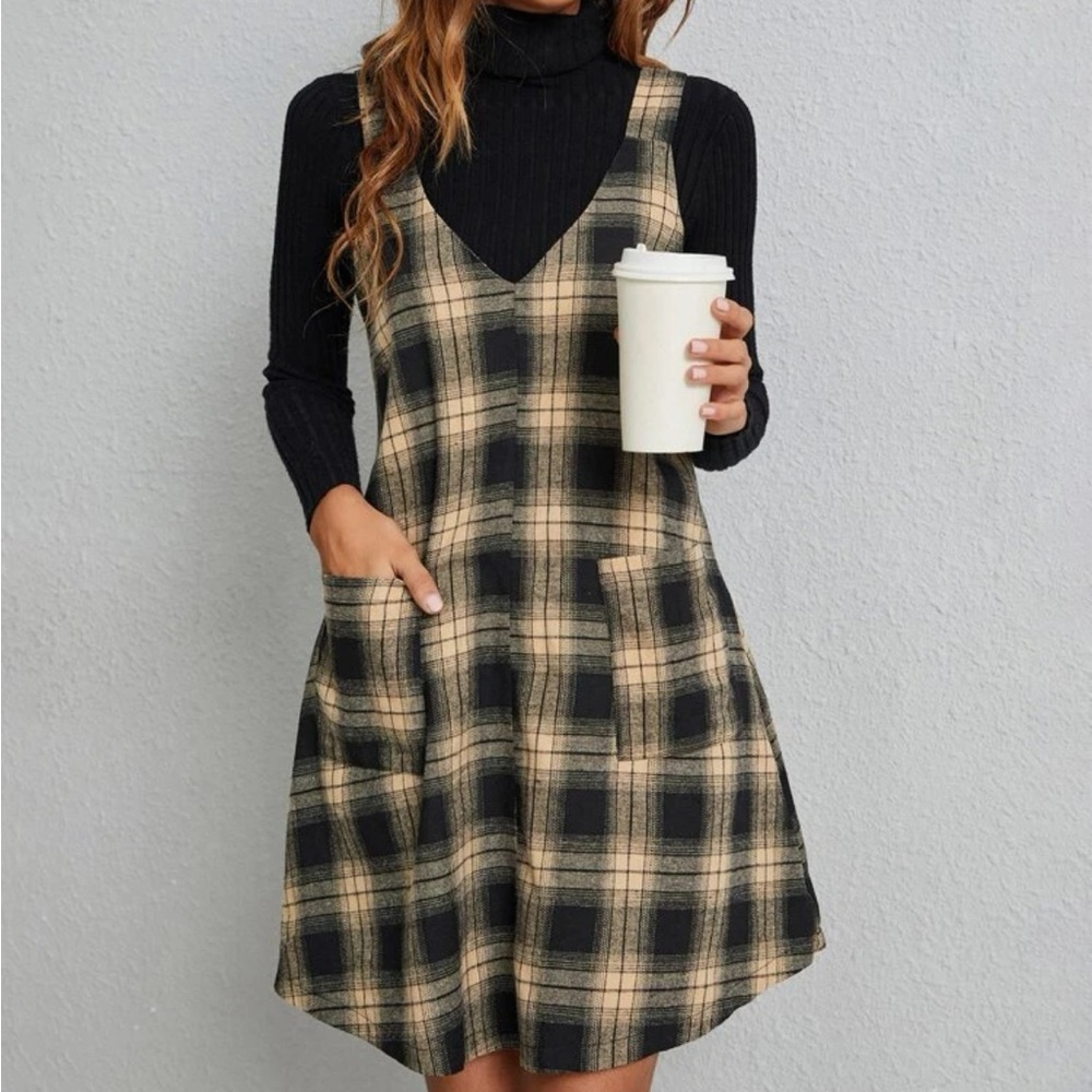 NWOT Plaid dress with turtle neck shirt